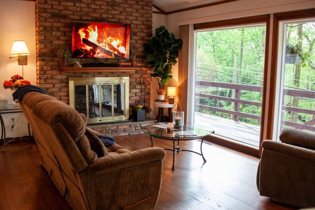 Modern Cabin With Hot Tub Grill Lake Beach Wineries Hiking Fishing And Hershey Park Family And Pet Friendly Superhosts On Ab&B Mount Gretna Luaran gambar