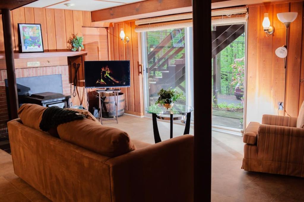 Modern Cabin With Hot Tub Grill Lake Beach Wineries Hiking Fishing And Hershey Park Family And Pet Friendly Superhosts On Ab&B Mount Gretna Luaran gambar
