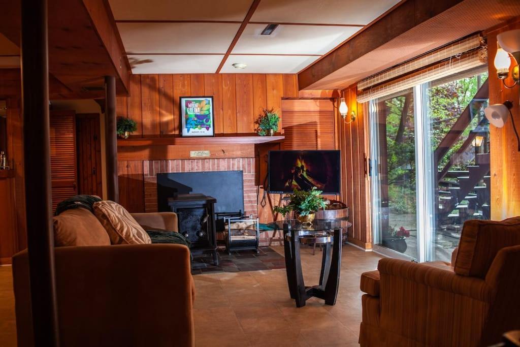 Modern Cabin With Hot Tub Grill Lake Beach Wineries Hiking Fishing And Hershey Park Family And Pet Friendly Superhosts On Ab&B Mount Gretna Luaran gambar